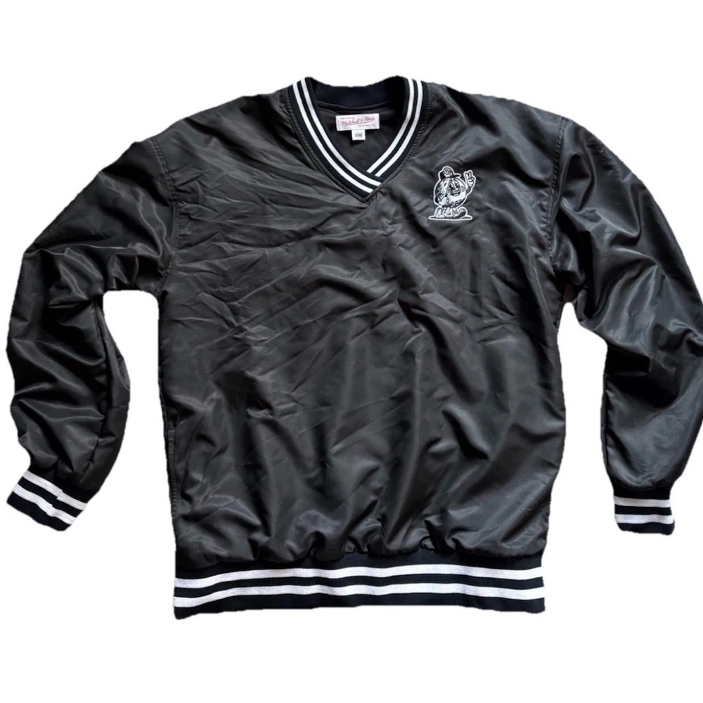 Mitchell & Ness Black Nylon Golf Windbreaker V-Neck Size 40 M Walking Golf Ball